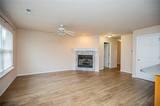 Building Photo - 903 W Peachtree Dr