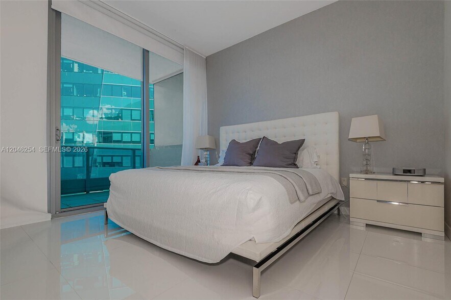 Building Photo - 200 Biscayne Boulevard Way