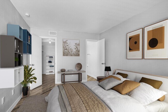 Building Photo - 4400 Memorial Dr