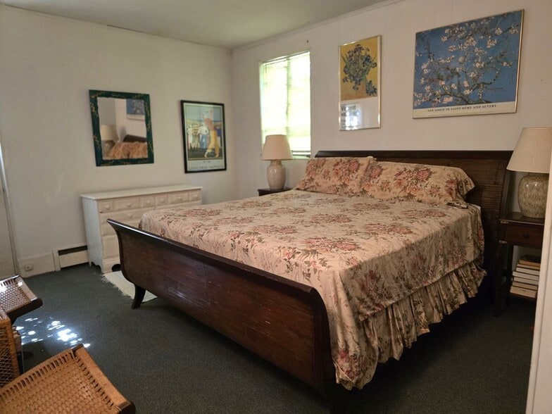 Building Photo - 6 Summer Hill Rd