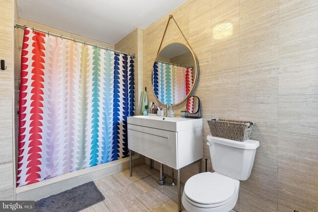 Building Photo - 2403 Fairmount Ave