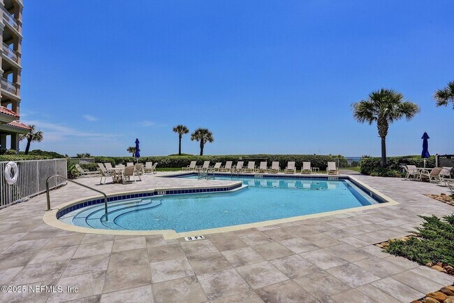 Building Photo - 426 Beachside Pl