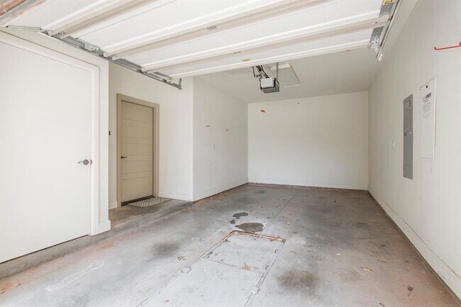 Building Photo - 226 Russell M.Perry Ave