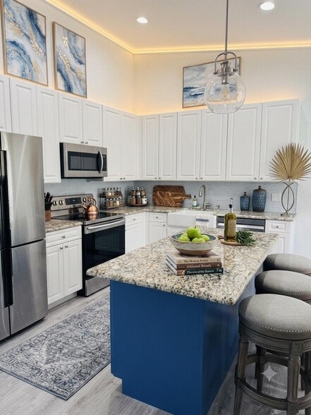 Building Photo - 8601 Mangrove Cay