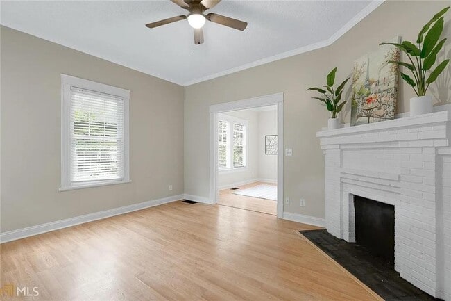 Building Photo - 1450 Graham St SW