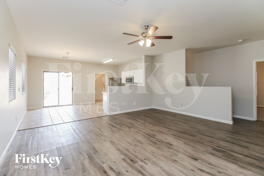 Building Photo - 1232 E Omega Dr