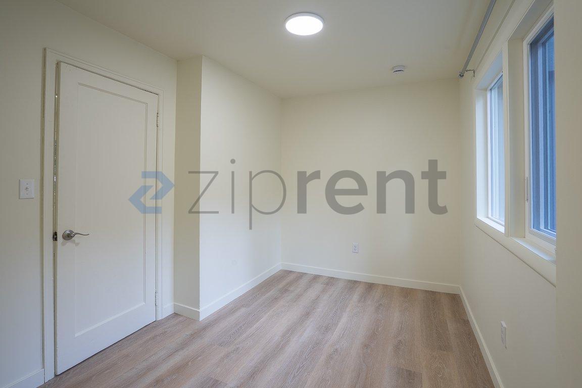 Building Photo - Unit