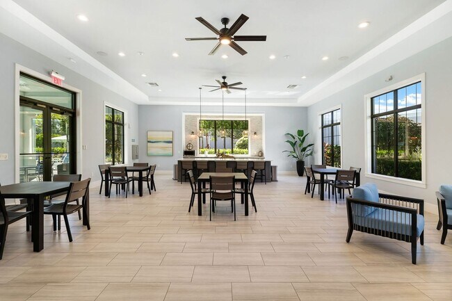 Building Photo - Luxury Naples 2-Bed Home Minutes to Downtown & Beaches | Resort-Style Amenities