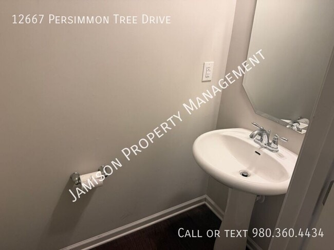 Building Photo - 12667 Persimmon Tree Dr