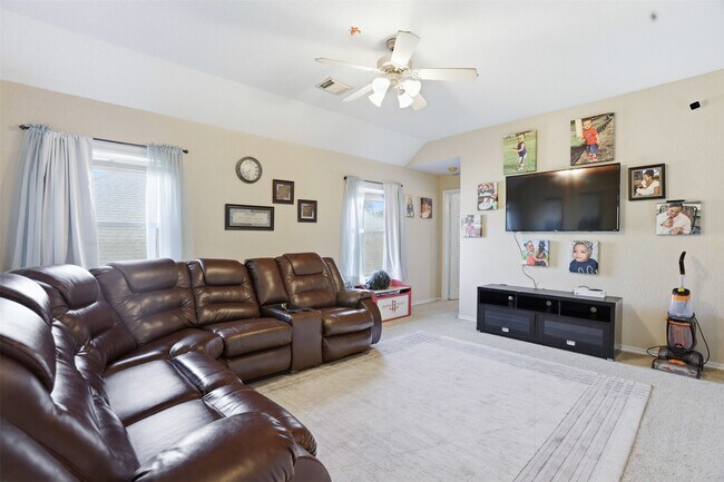 Building Photo - 11402 Overland Trail Dr