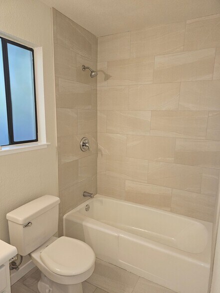 Building Photo - 1206 Rincon Meadows Ct