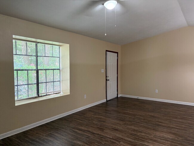 Building Photo - 1502 Belmont Rd