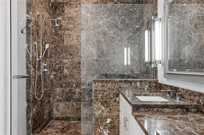 Building Photo - 1065 Peachtree St NE