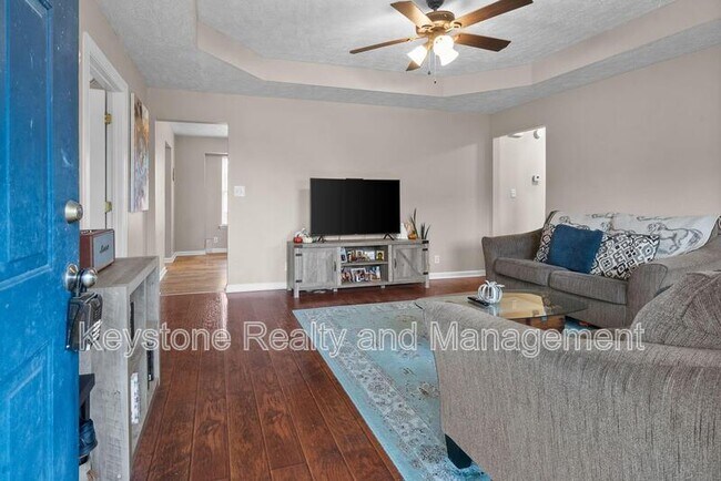 Building Photo - 223 Golden Pond Ave