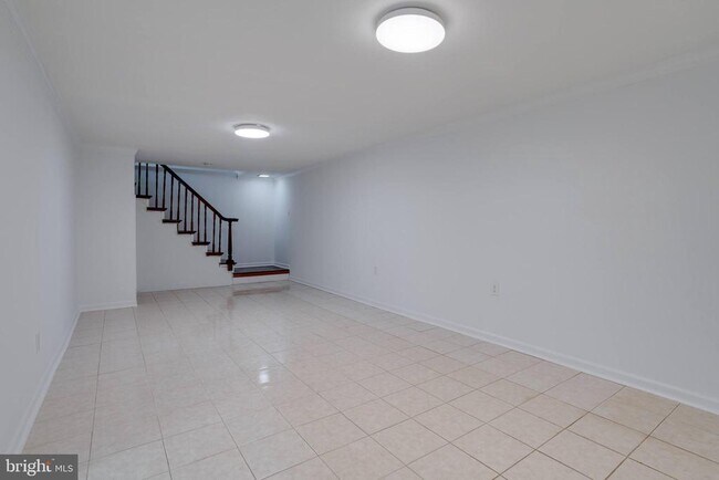 Building Photo - 8122 Truro Ct