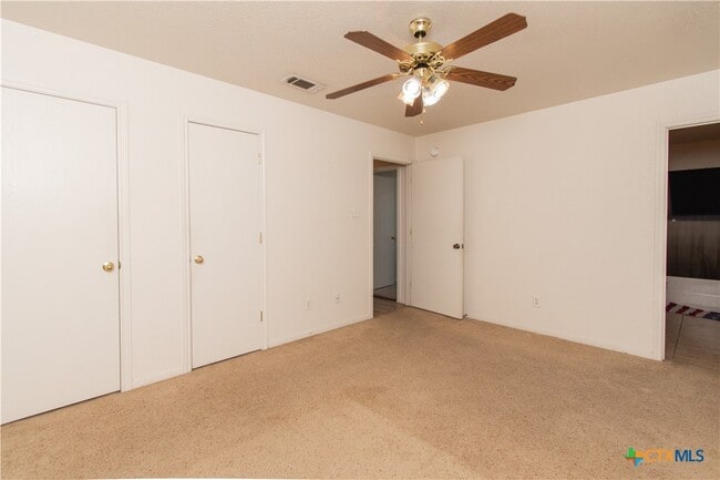 Building Photo - 609 Bermuda St
