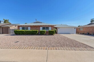 Building Photo - Terrific Old Town Scottsdale Rental!