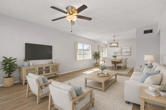 Building Photo - 2428 Columbia Dr