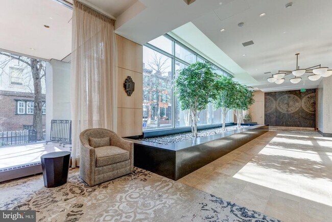 Building Photo - 224 W Rittenhouse Square