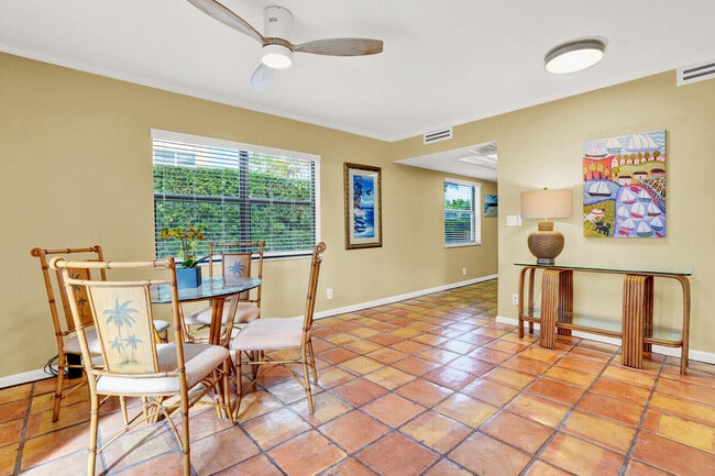 Building Photo - 300 Inlet Way