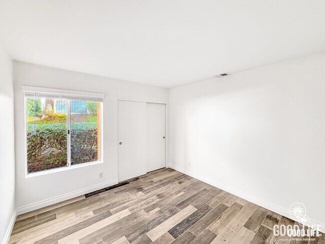 Building Photo - Great 3B/2BA Townhome in Oceanside!