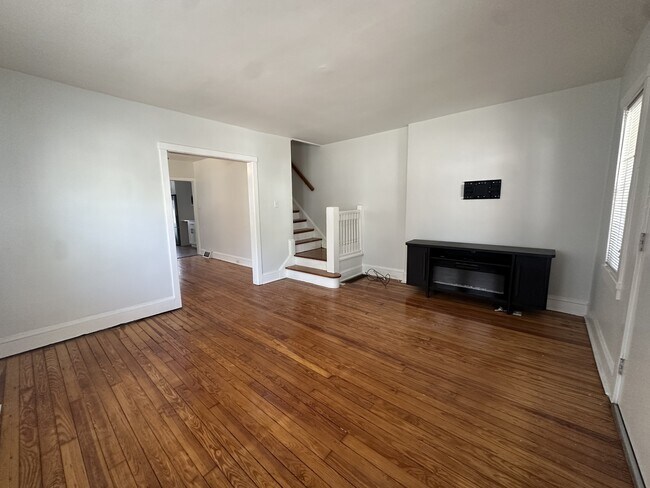 Building Photo - 610 Geddes St