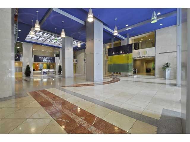 Building Photo - 800 Brazos St