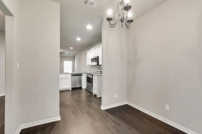 Building Photo - 3608 Brookstone Dr