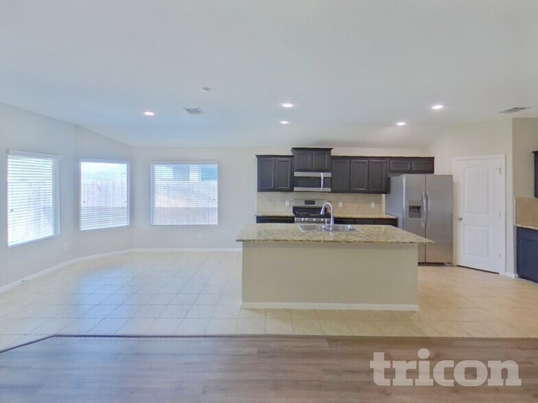 Building Photo - 752 Rutherford Dr