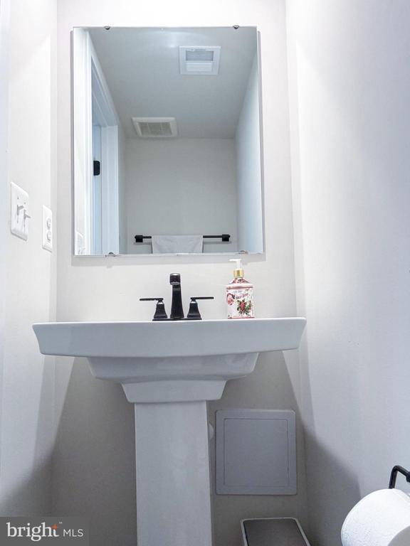 Building Photo - 24604 Cervelo Ter