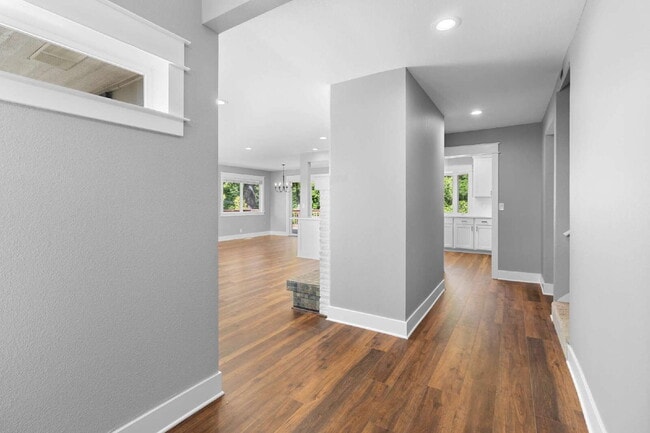 Building Photo - Beautiful Happy Valley Home; Large Lot; In...