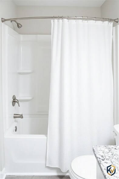 Building Photo - 329 Ashigan St