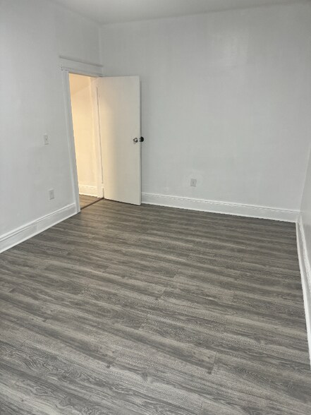 Building Photo - 107-15 103rd St