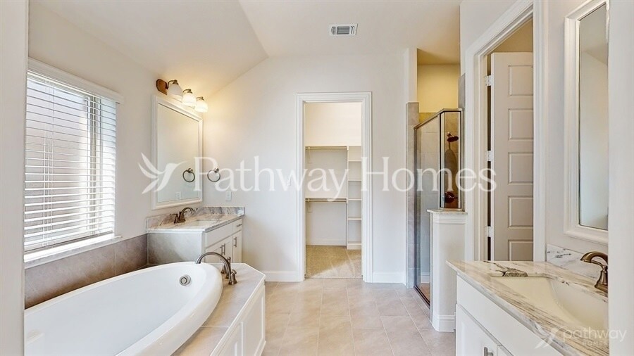 Building Photo - 217 Brazos Dr