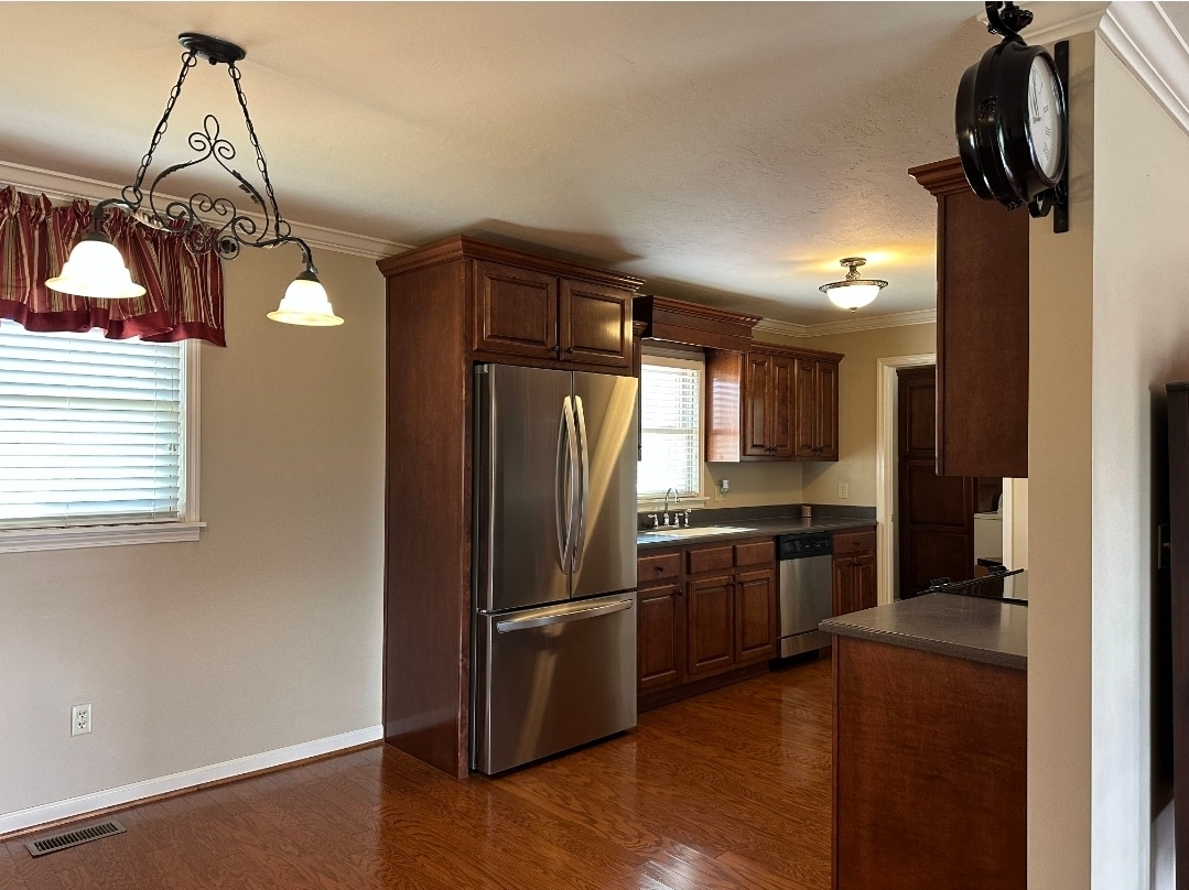 Kitchen - 12294 Highway 45