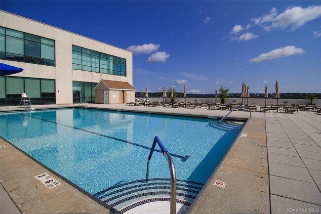 Building Photo - 10 City Pl