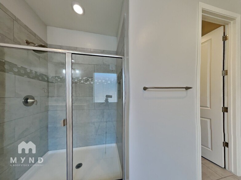 Building Photo - 720 E Silver Canyon Pl