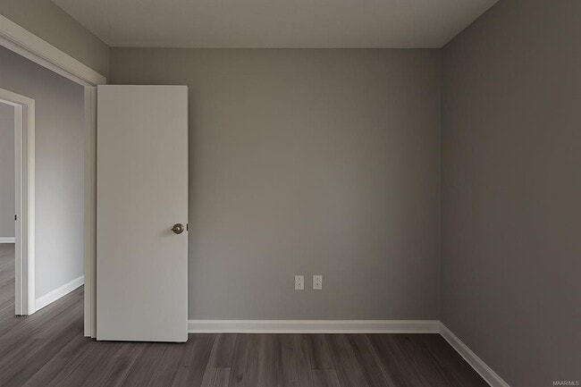 Building Photo - 749 St Martins Dr