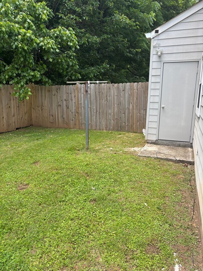 Building Photo - Charming 3BR Duplex in Huntsville