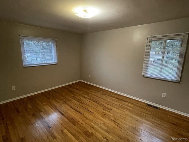 Building Photo - 4924 Broomfield Ct