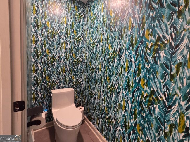 Building Photo - 215 Calgary Dr