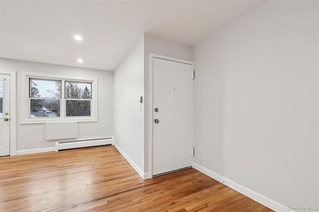 Building Photo - 16 Francis Ave