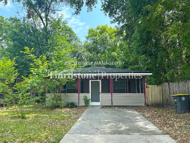 Primary Photo - 2148 Baldwin St