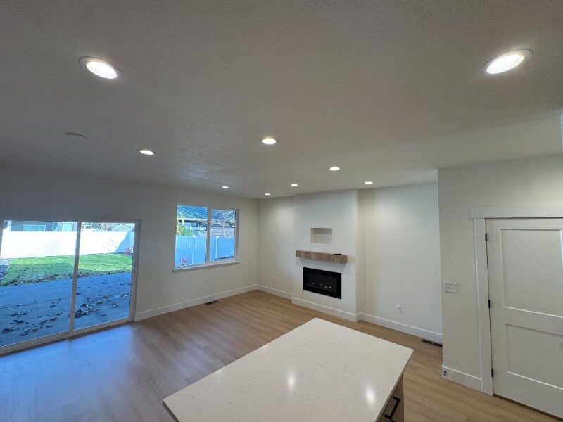 Building Photo - 3913 E 27th Ave