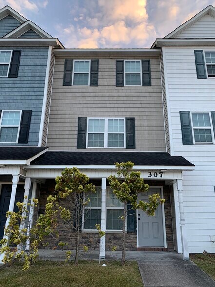 Front of Property - 307 Caldwell Loop