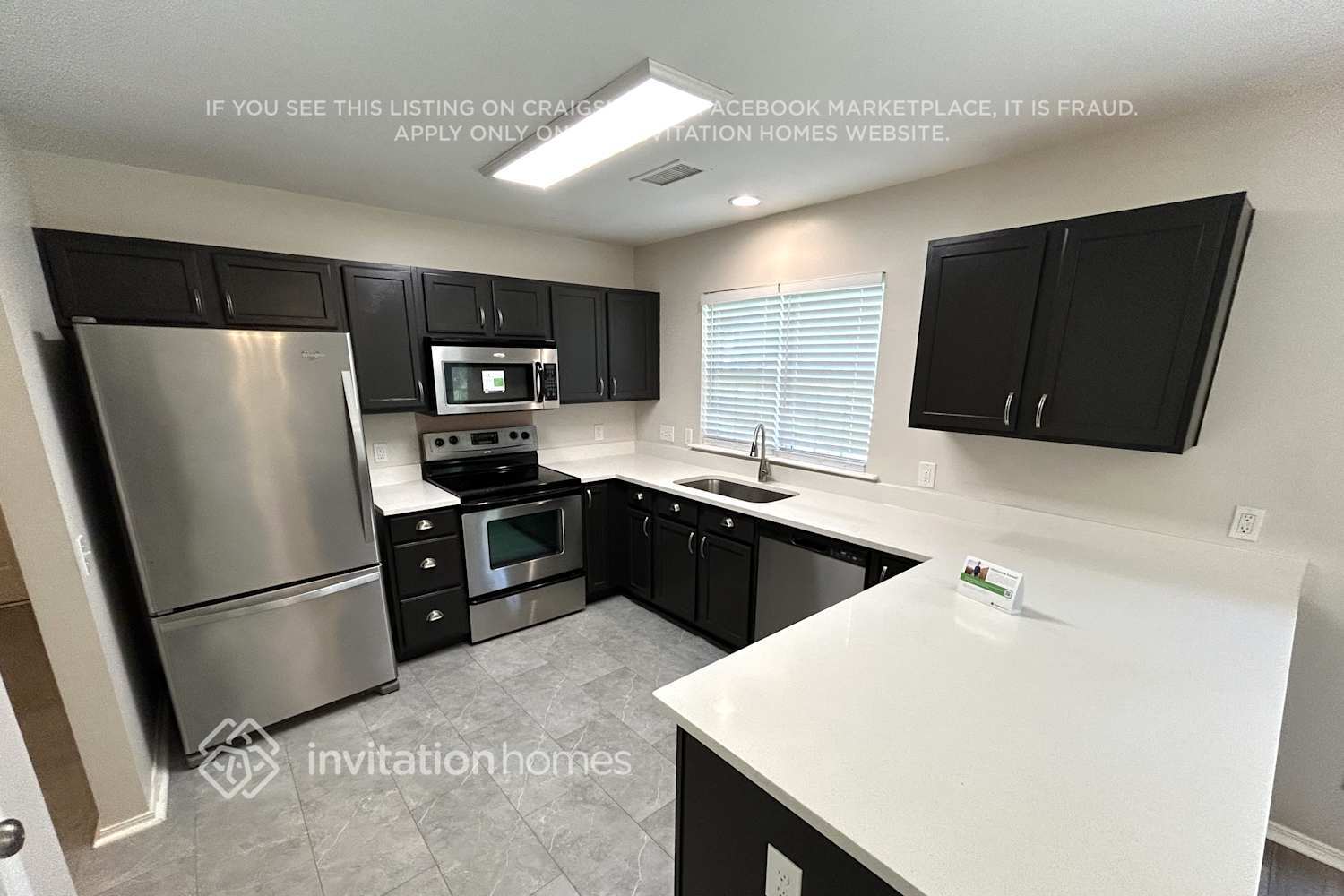 Building Photo - 2121 Mallard Green Pl