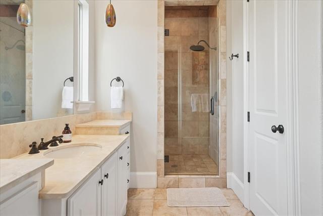 Building Photo - 6807 Lupton Dr