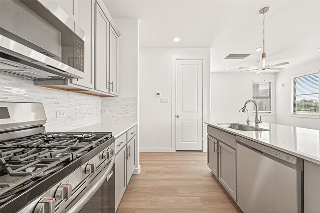 Building Photo - 3223 Loam Ln