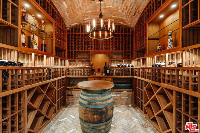 Building Photo - 957 Corsica Dr