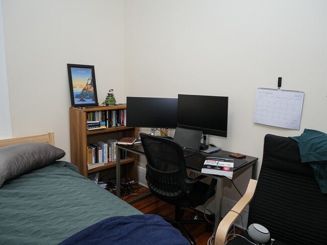 Building Photo - 10 Beals St